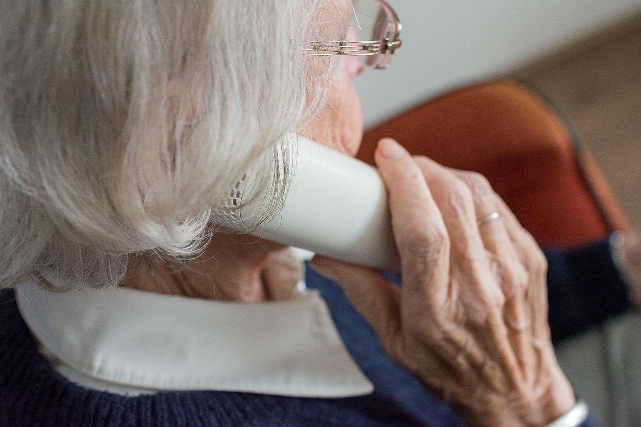 woman, grandmother, elderly, grandparent, lady, old, grandma, granny, mother, gray hair, wrinkles, hand, telephone, indoors