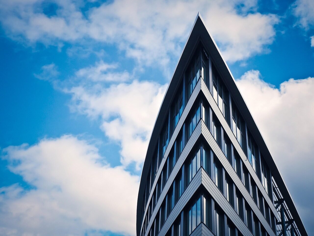architecture, modern, building, skyscraper, facade, düsseldorf, glass windows, structure, city, pointed, nature, modern building, modern architecture, sky, clouds, high-rise, high-rise building