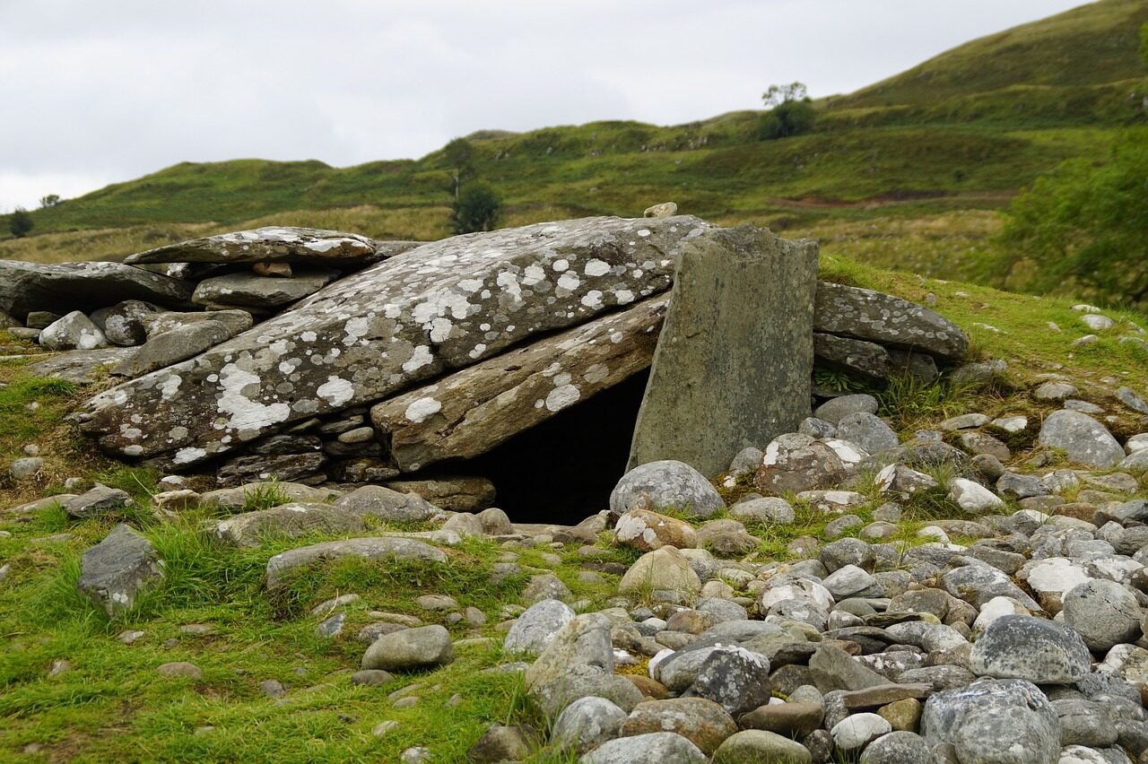 viking grave, dig, the grave in the earth, prehistoric, chieftain's grave, burial mound, iron age, scotland, buried, grave plate, empty tomb, necropolis, empty tomb, empty tomb, empty tomb, empty tomb, empty tomb
